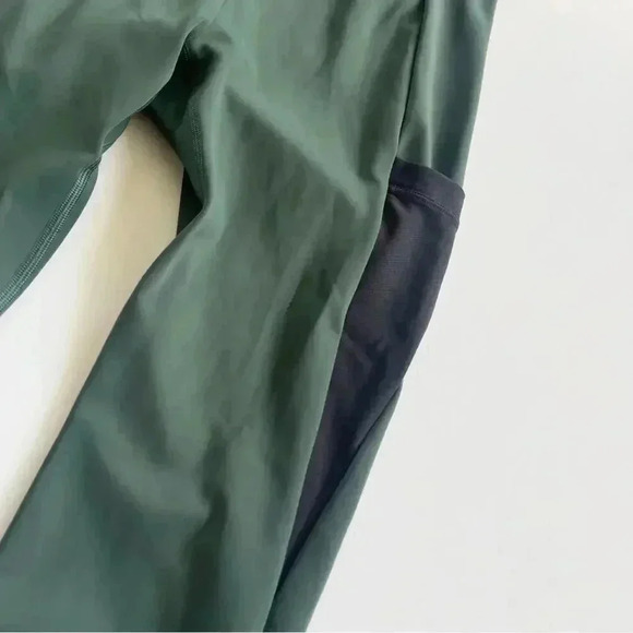 Gymshark Venture Leggings in Dark Green Size Medium EUC - Picture 7 of 11